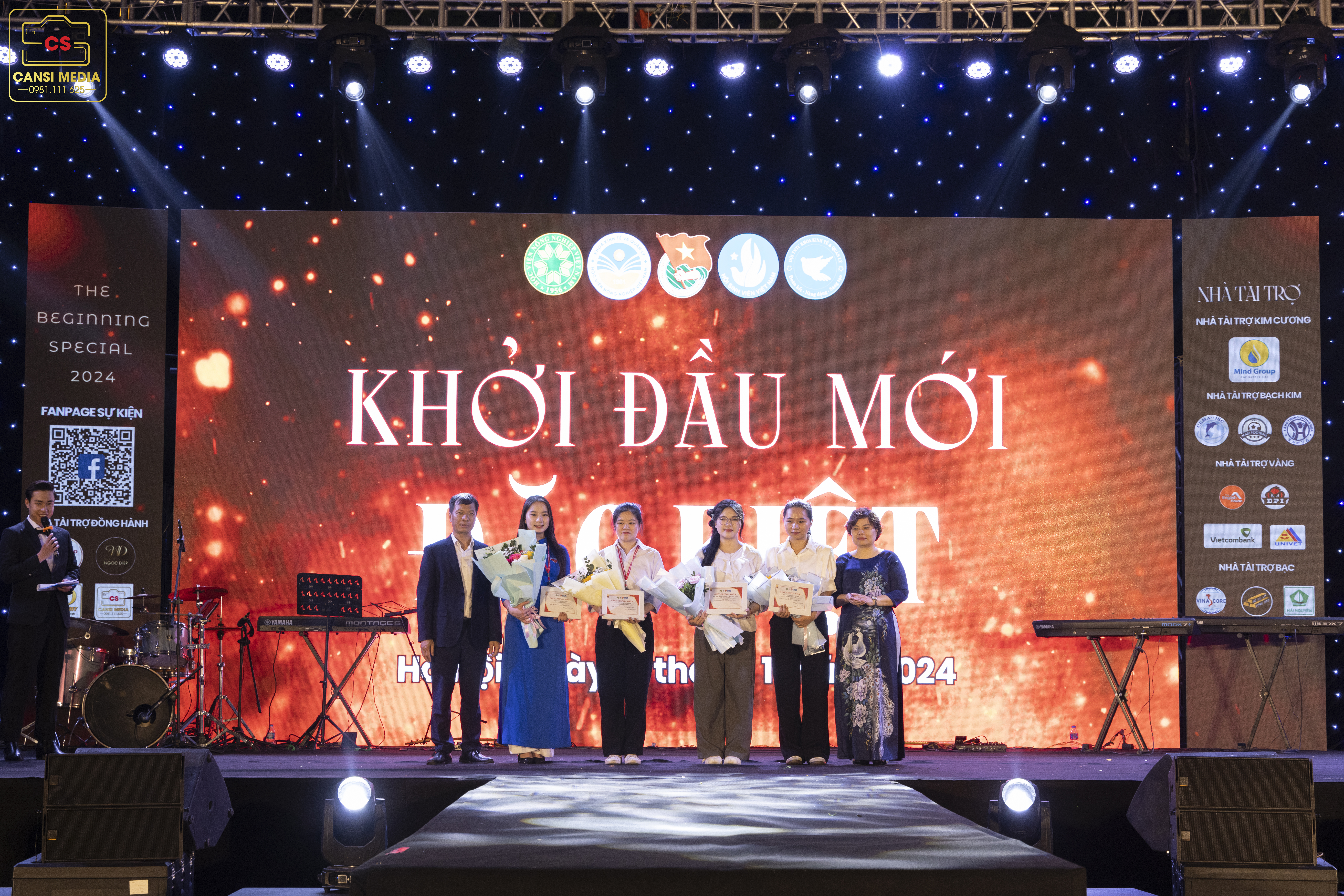Đêm hội chào tân sinh viên Khoa Kinh tế — hình 2