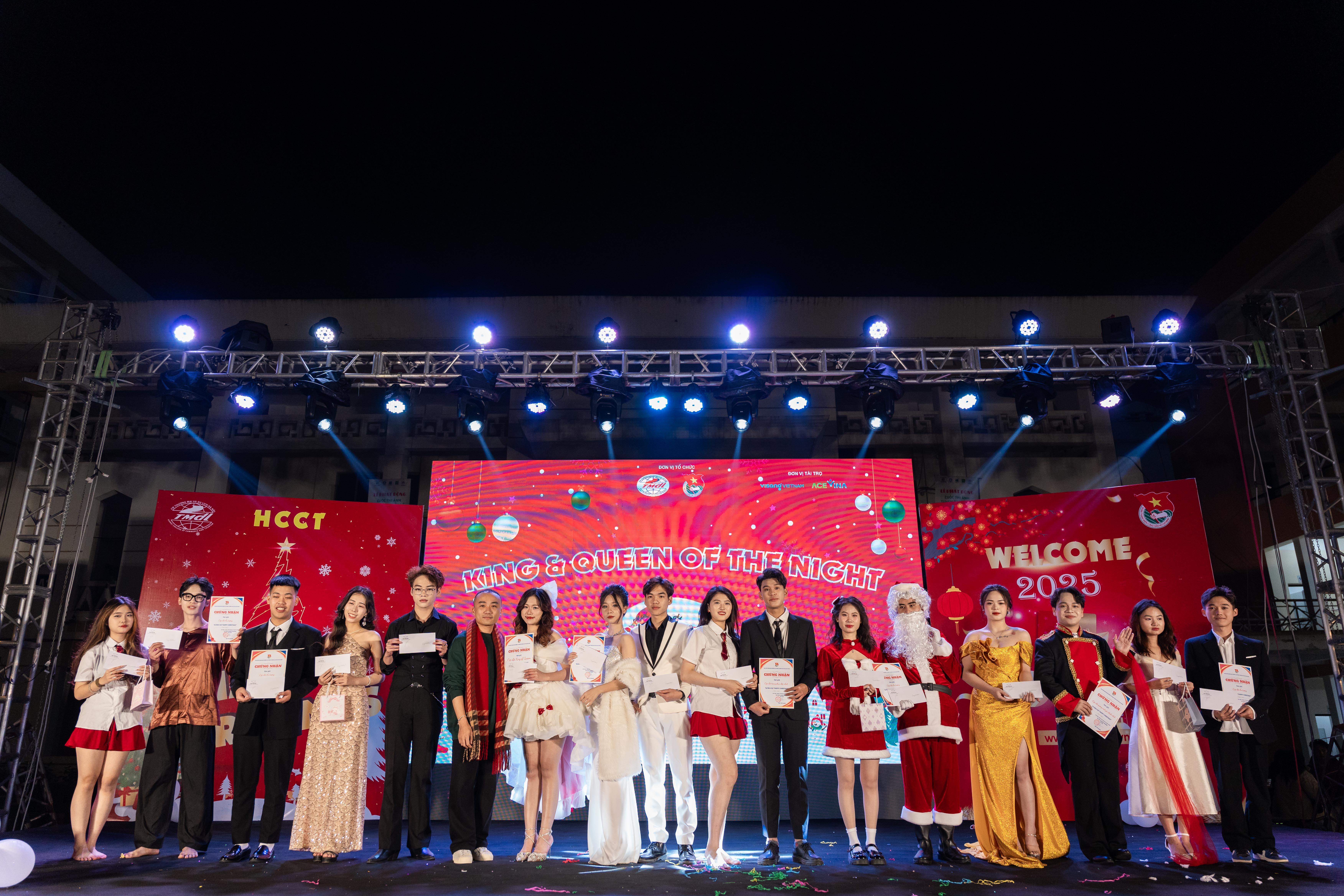 Đêm hội “Happy Christmas” — hình 6